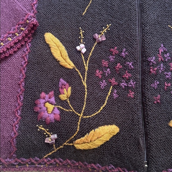 Alpaca Fashion |Made in Peru Purple Floral Embroidered Zip Up Sweater Size Large - Picture 3 of 13